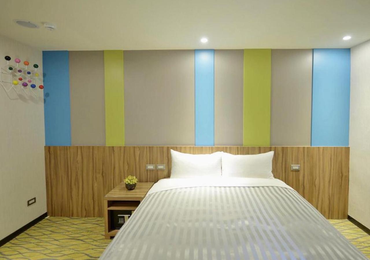 Ximen Hotel B Taipei Bagian luar foto