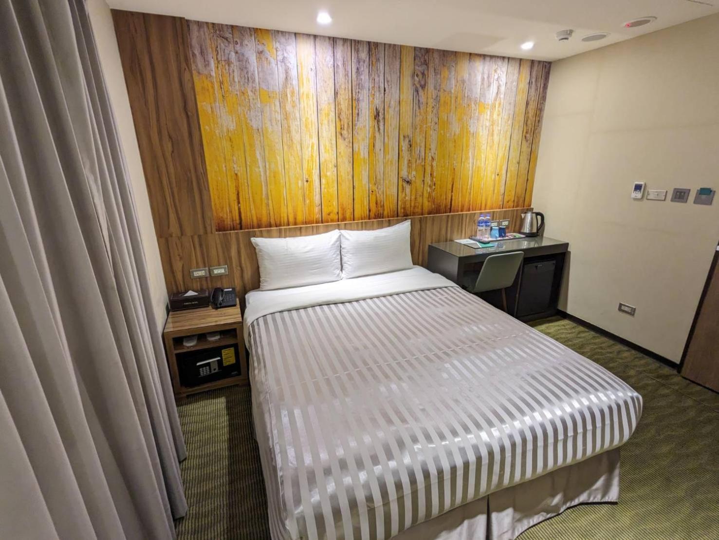 Ximen Hotel B Taipei Bagian luar foto