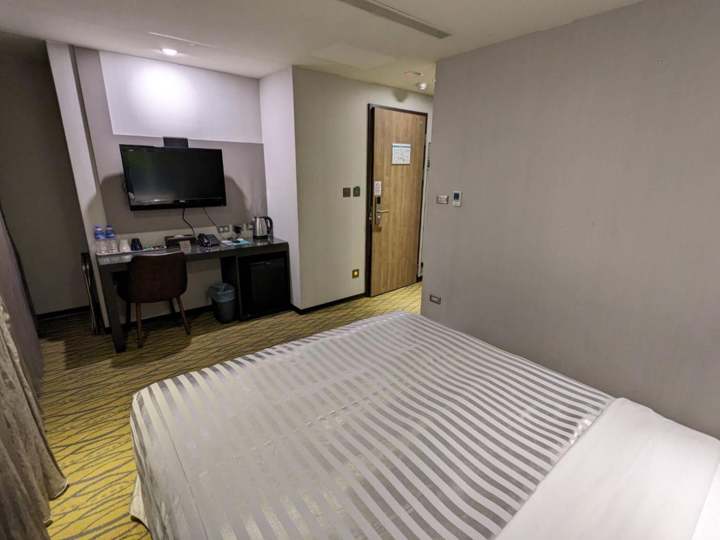 Ximen Hotel B Taipei Bagian luar foto